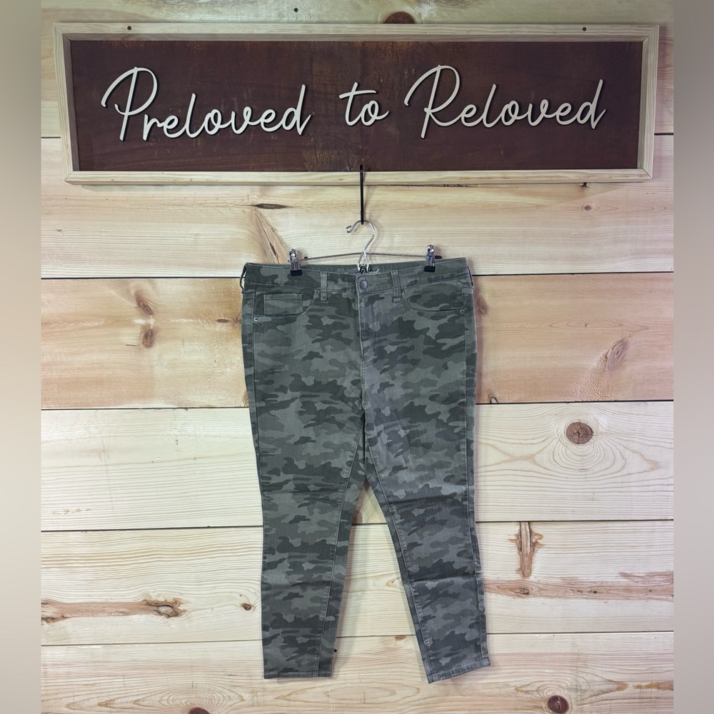 Universal Thread High Rise Skinny Camo Jeans